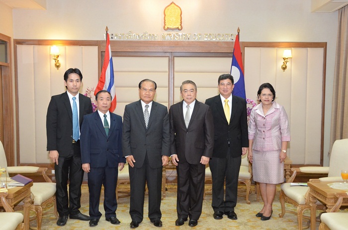 laos 10-11-2557